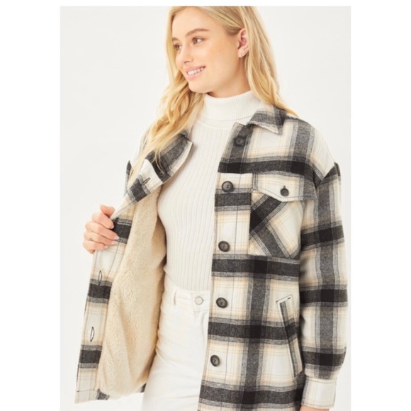 🆕Fur lined plaid oversized shacket - Picture 4 of 10